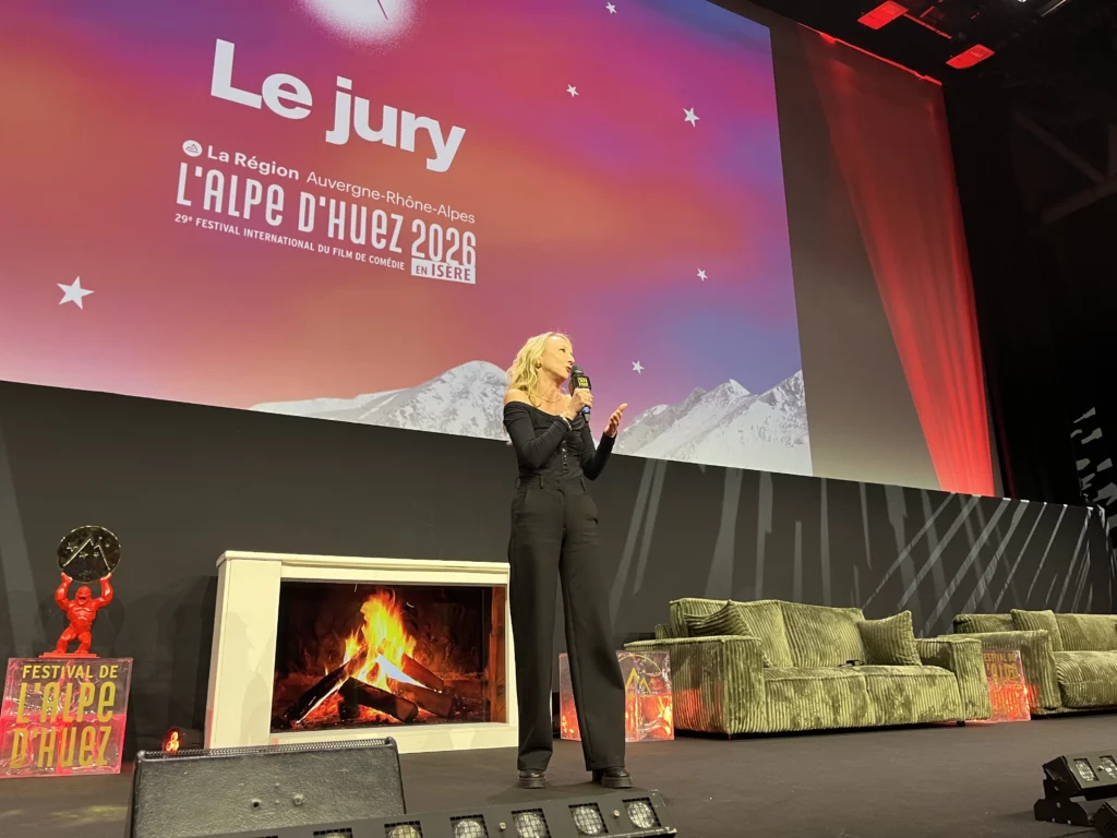 audrey lamy sur la scène du festival du film de comédie de l'alpe d'huez