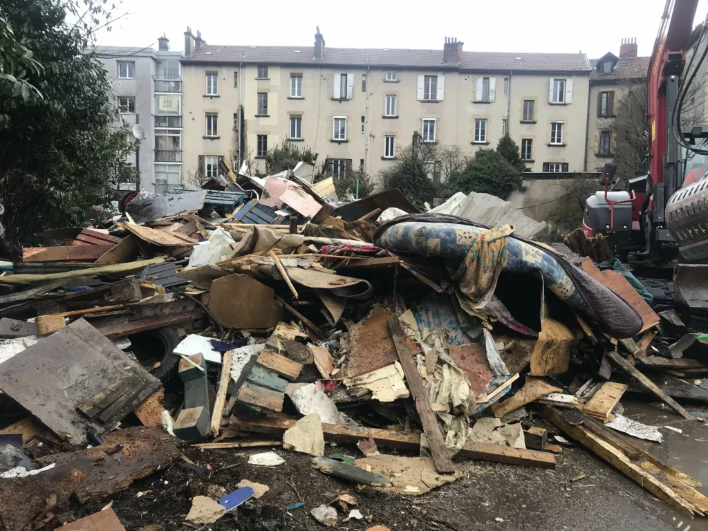 déblayage des baraquements rue Polotti