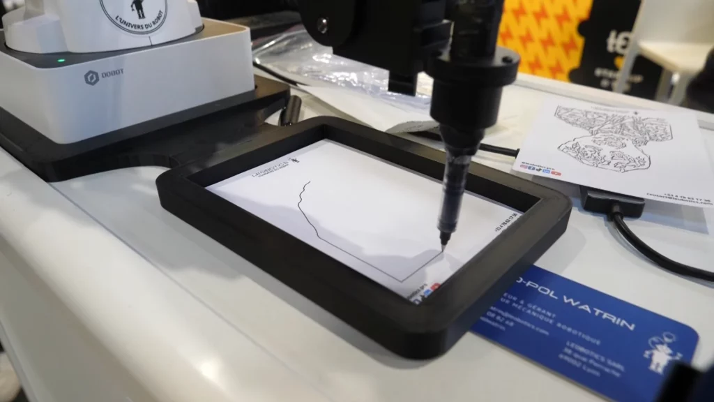 robot portraitiste techfest dessin