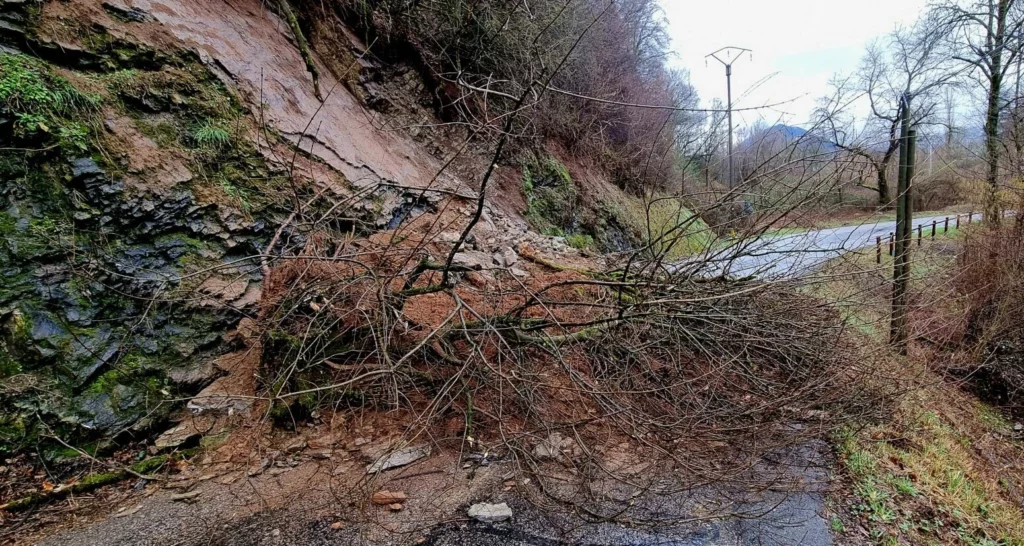 route coupée à Champagnier