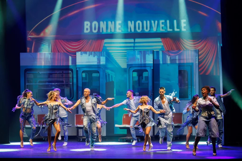 Le spectacle de danse comédie musicale Bonne nouvelle avec Maxime Dereymez et toute sa troupe