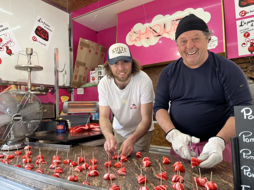 Les forains n'ont rien perdu de leur enthousiasme. Ici, une institution : la Maison Lanaret et ses célèbres berlingots !