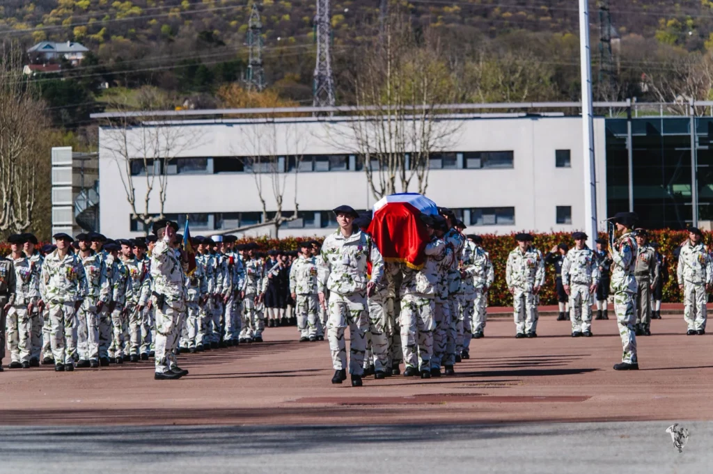 hommage arnaud Frion militaire