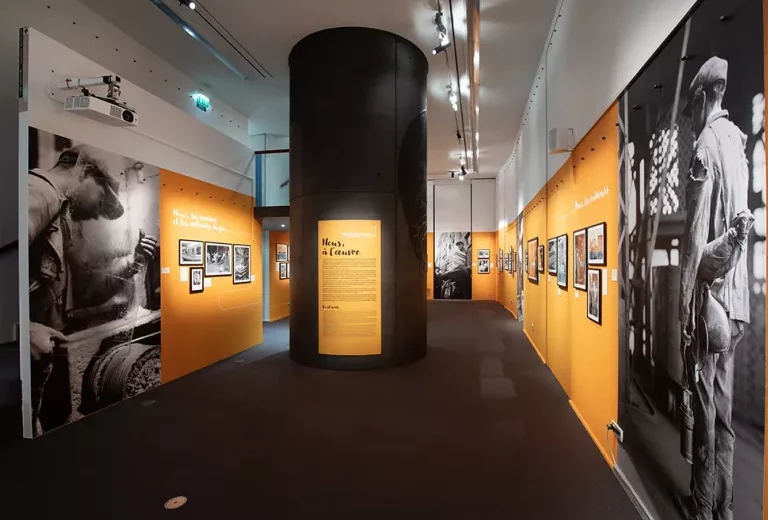 L'exposition La France au travail dédiée au photographe François Kollar, au musée de l'ancien évêché à Grenoble