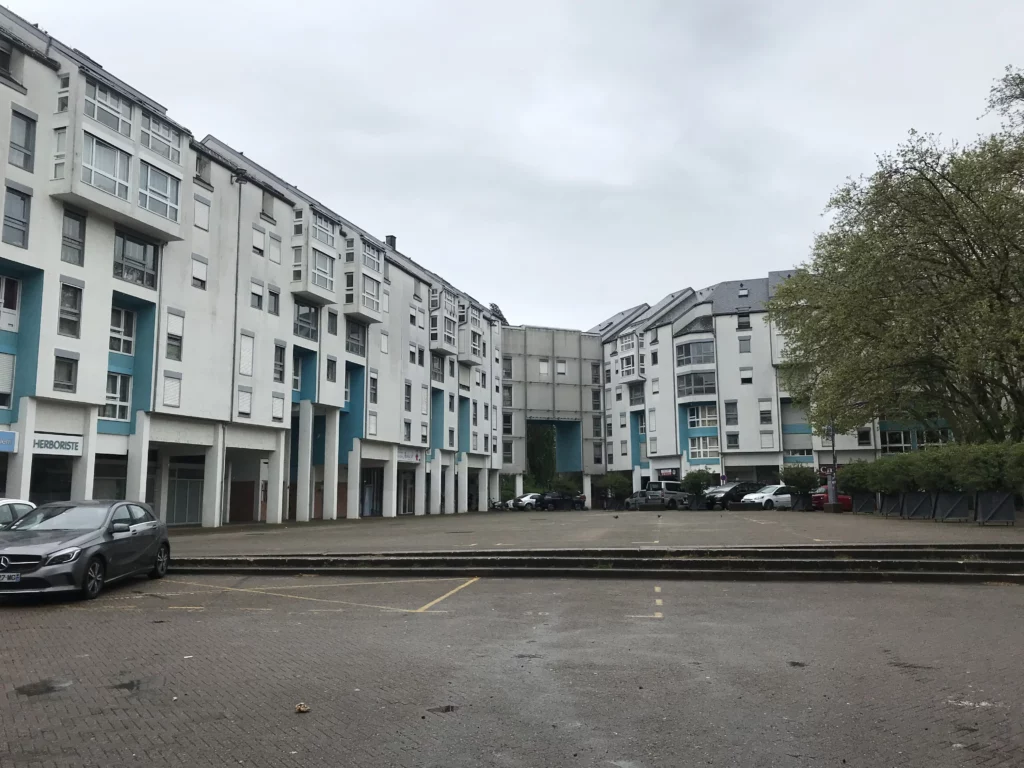 place Malraux Hoche 1