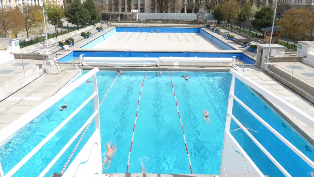 piscine Jean Bron ouverte en mars plongeoir