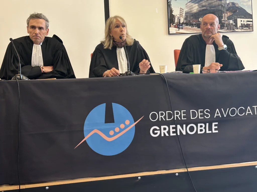 David Roguet (vice-bâtonnier), Sandrine Fiat (bâtonnière) et l'avocat pénaliste Florent Girault