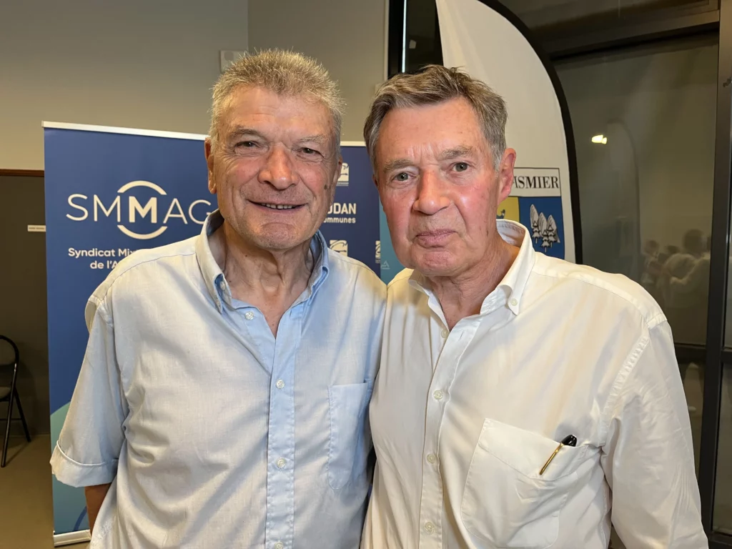 Bernard Thévenet, double vainqueur du tour de france, et Henri Baile, maire de Saint-Ismier