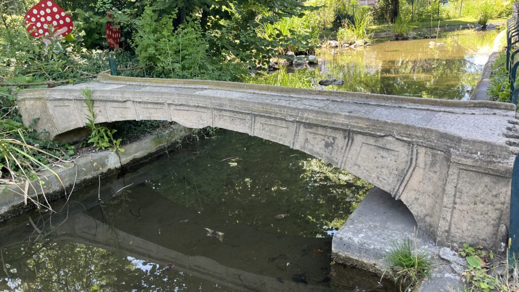 Le pont du jardin des plantes à grenoble, premier pont en béton armé de l'histoire