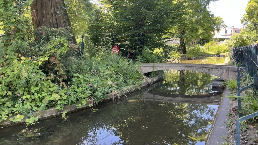 Le pont du jardin des plantes à grenoble, premier pont en béton armé de l'histoire