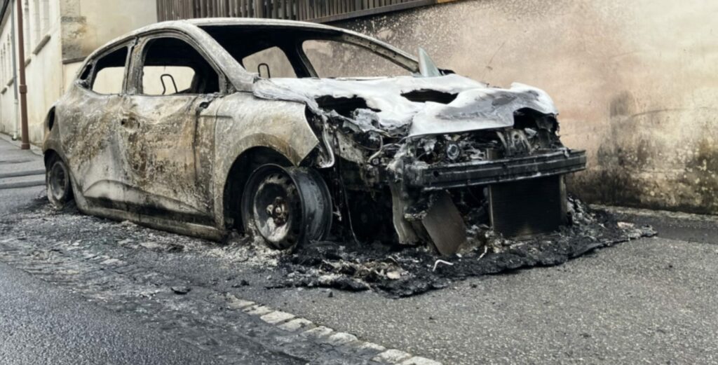 voiture brulée