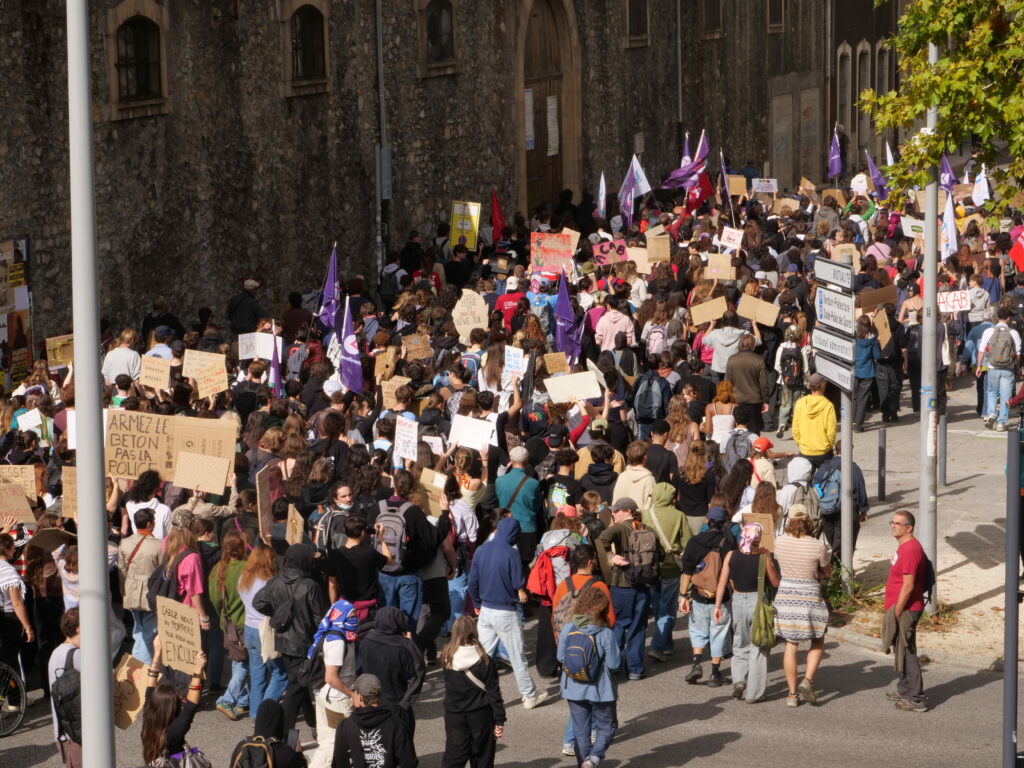 Manifestation Grenoble mardi 13 octobre Lycée