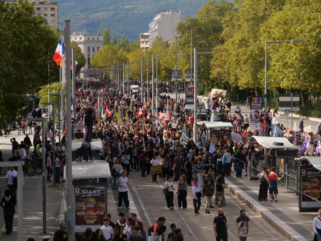 Manifestation Grenoble mardi 13 octobre Lycée