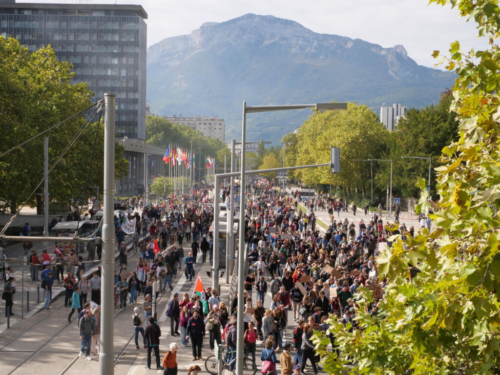 Manifestation Grenoble mardi 13 octobre Lycée