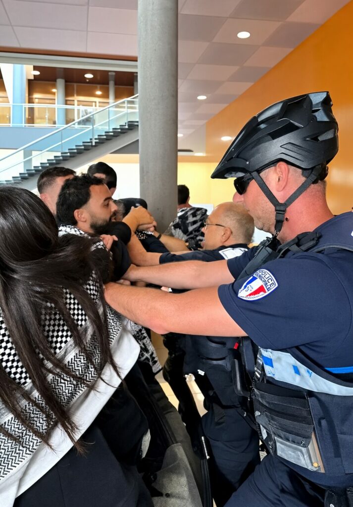 violence conseil municipal grenoble police LFI
