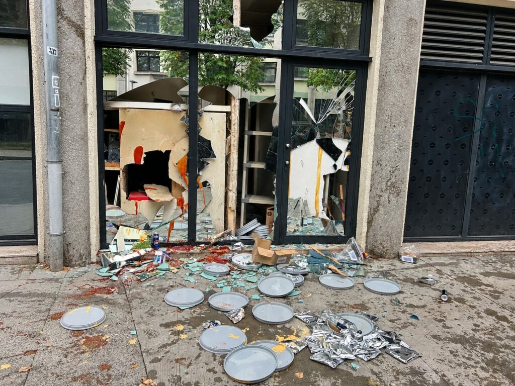 manif 24 octobre casse vitrine pizza hut