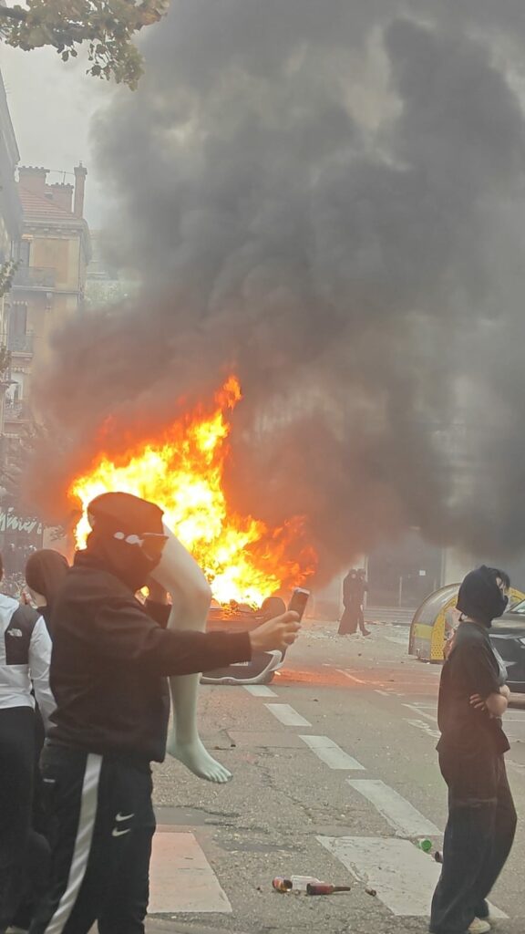 manif du 17 octobre pillage et incendie